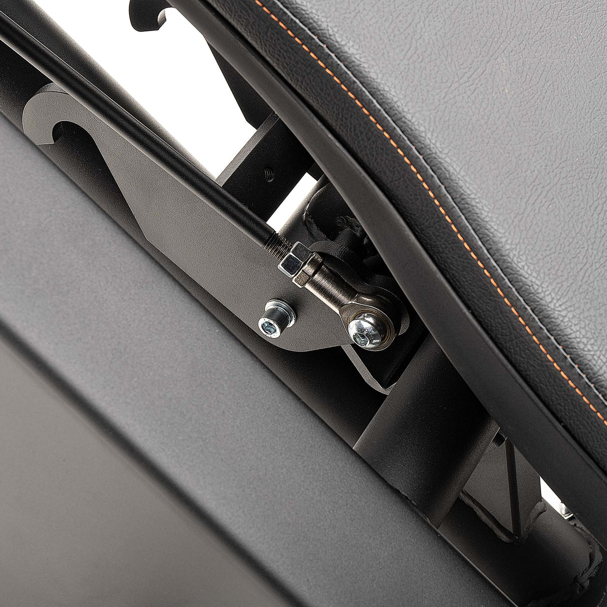 LINEAR HACK SQUAT | 550