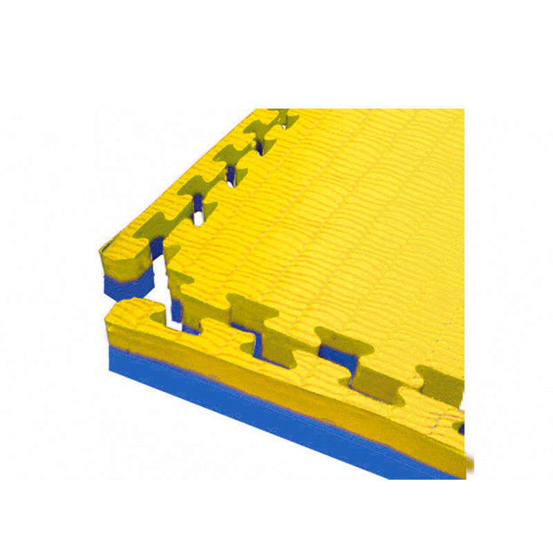 Tatami Toorx MAT04-100YB su sfondo bianco