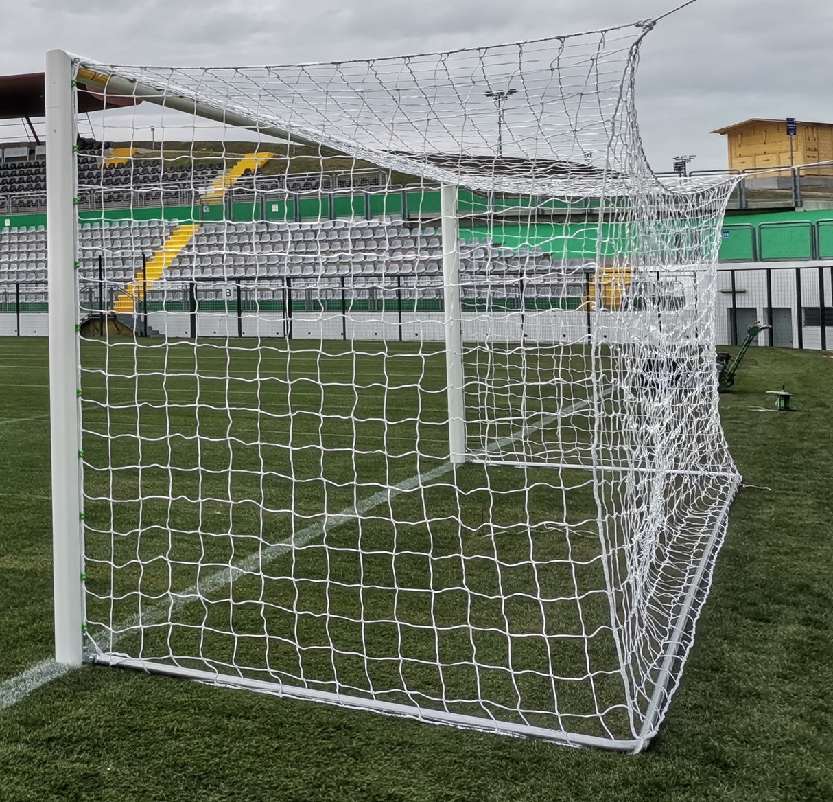 RIBALTINA IN ALLUMINIO PER PORTA REGOLAMENTARE – 7.32 x 2.44 M