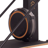 Toorx PED-SKX-SKI-CROSS dettaglio della base con lo ski trainer installato; ski trainer escluso